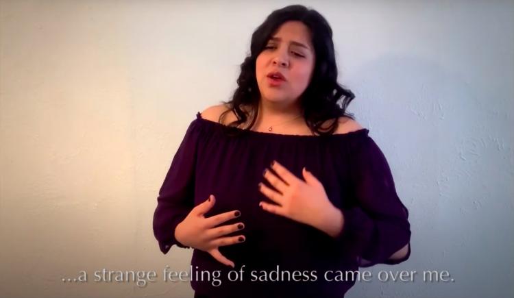 Berenice Carrera sings on screen for Béatrice et Bénédict