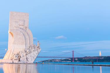 Statute and bridge in Lisbon
