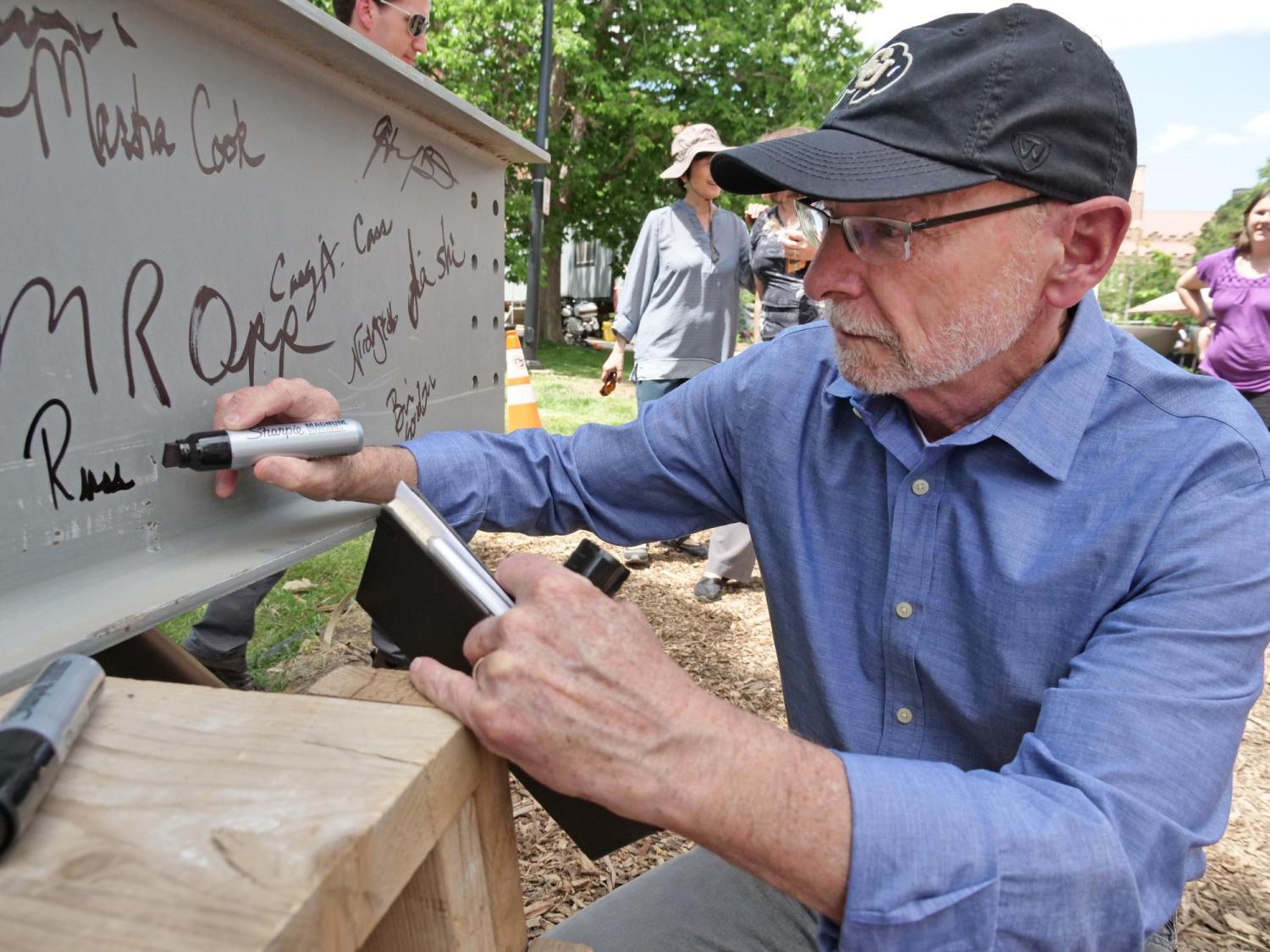 signing the last beam