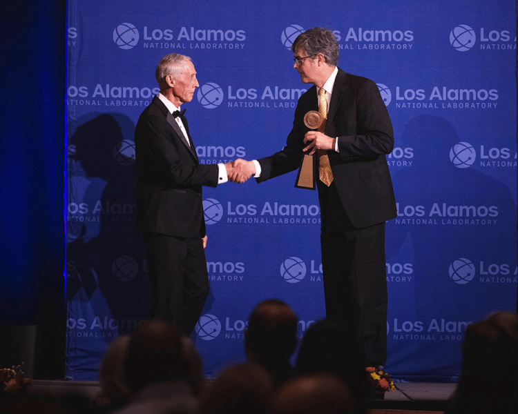 Gary Wall receiving Los Alamos Medal