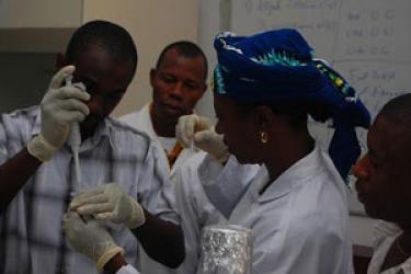Participants in a modern cell-biology ‘boot camp’ in Ghana hone their skills in science, technology and  lab work. Photo courtesy of Dick Macintosh.