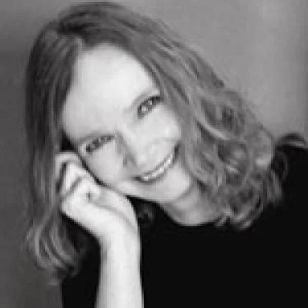 Catherine Kunce Headshot