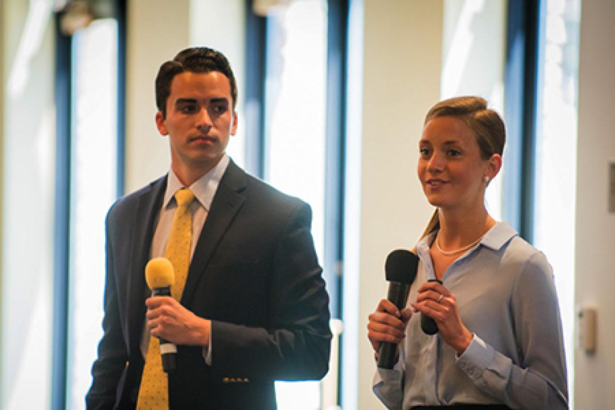 Current Business Minor Students Presenting at a Case Competition