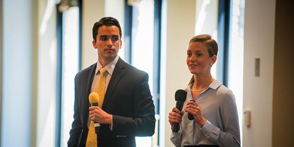 Current Business Minor Students Presenting at a Case Competition