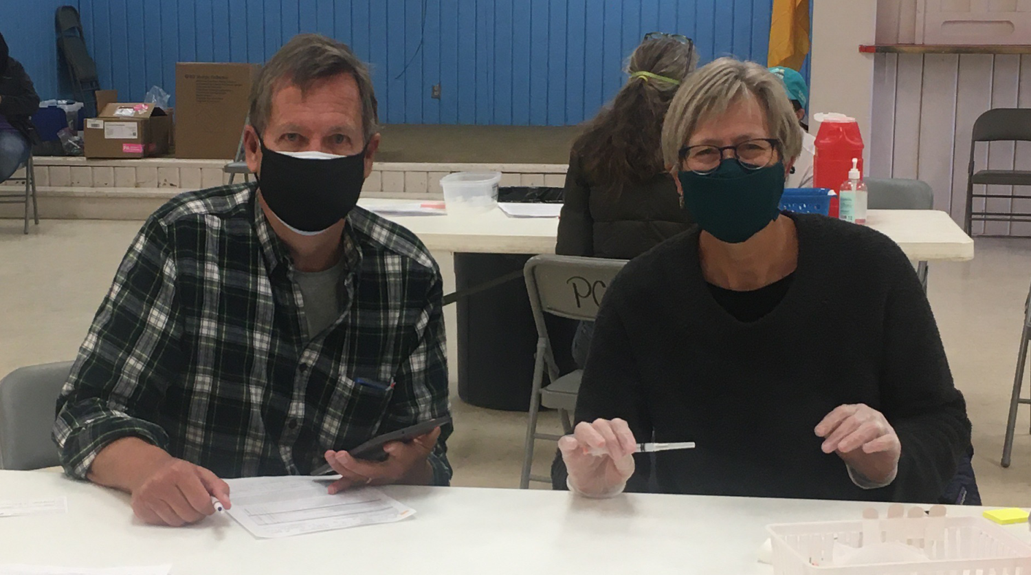 When the COVID-19 pandemic delayed their assignment in Peru, Lisa and Peter Waugh dedicated their time to providing vaccinations in rural New Mexico. 