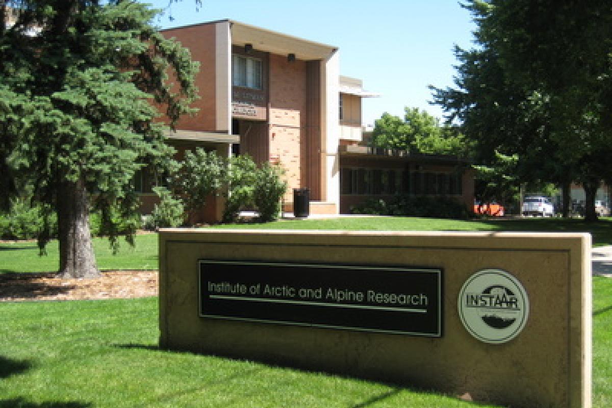 Instaar building sign