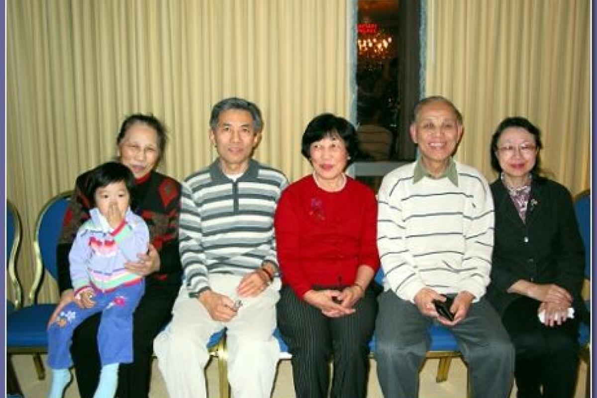 First generation Pao relatives (and Valerie) in Las Vegas (Dec. 2002).