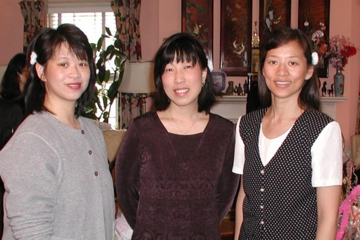 Jean, Sandy, and Lucy in St. Louis (Mar. 2002)
