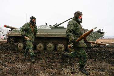 Pro-Russian militants of the self-proclaimed Donetsk People’s Republic conduct military exercises at a shooting range not far from the city of Gorlivka, Ukraine, on Jan. 28.