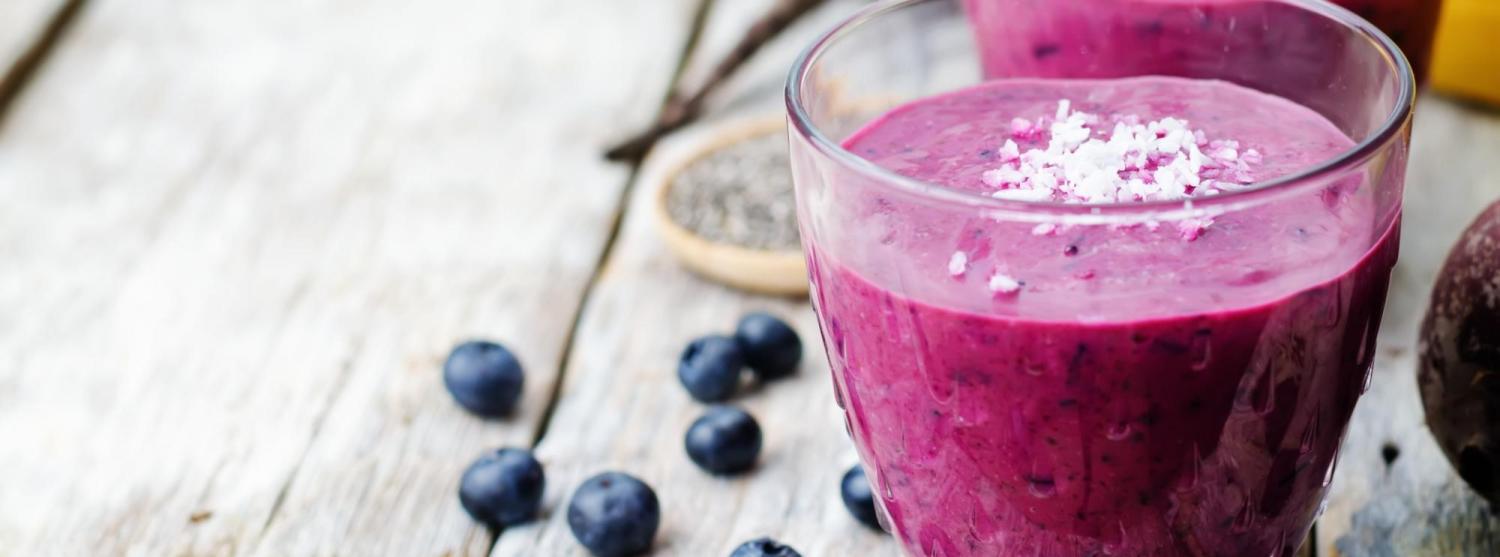 smoothie with blue berries