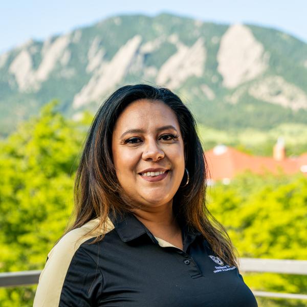 Dani Sosias headshot