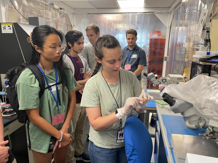 REU students visit a research lab