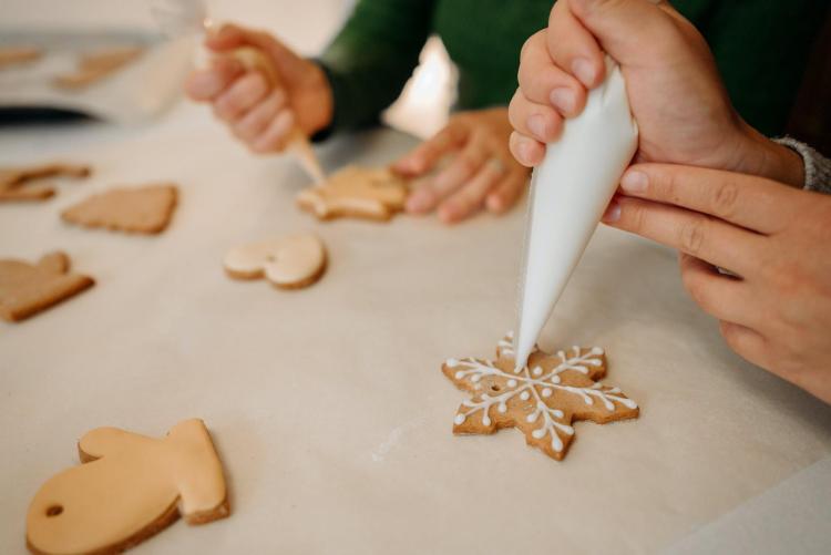 decorating cookies