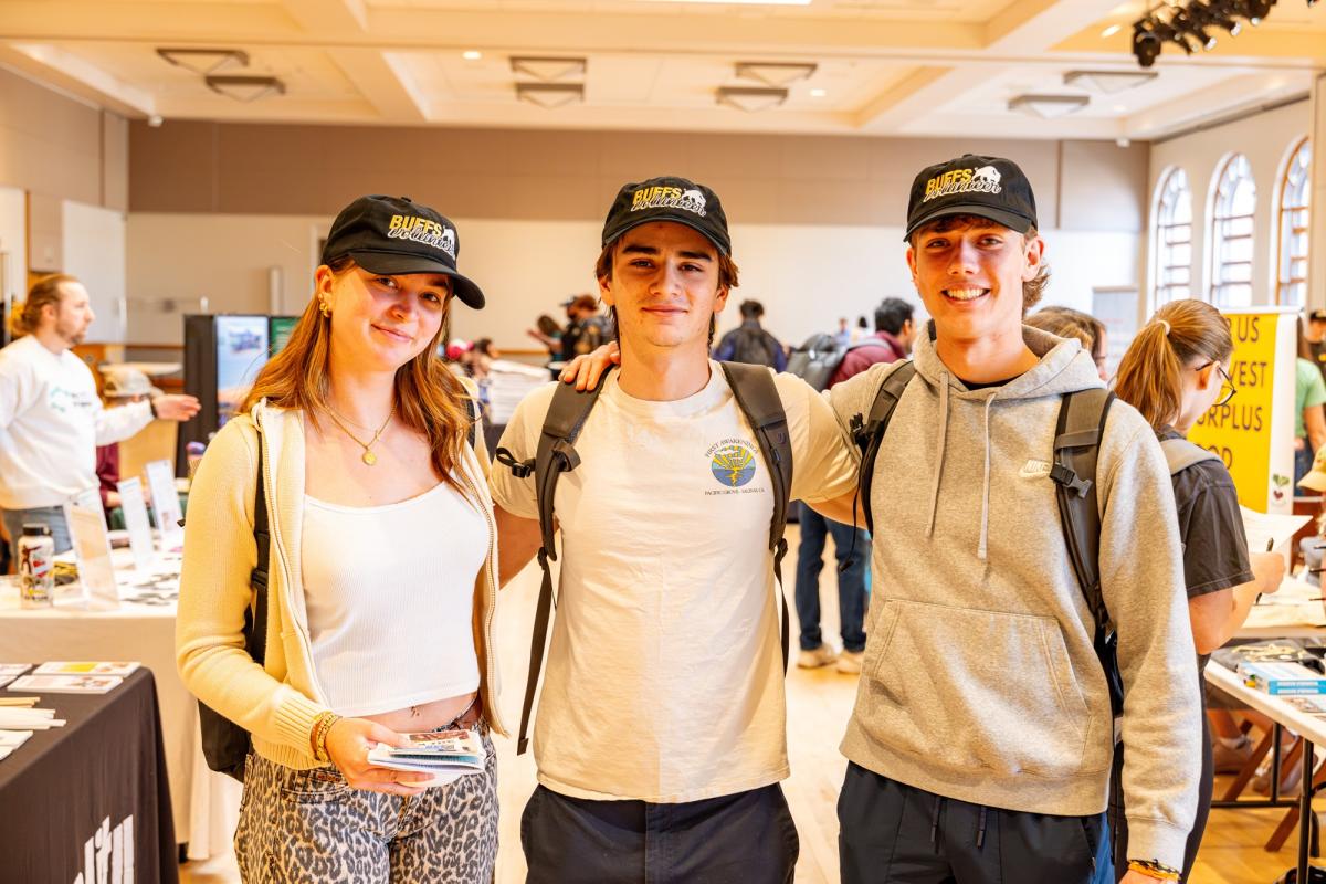 A group of students at the Spring Volunteer Fair