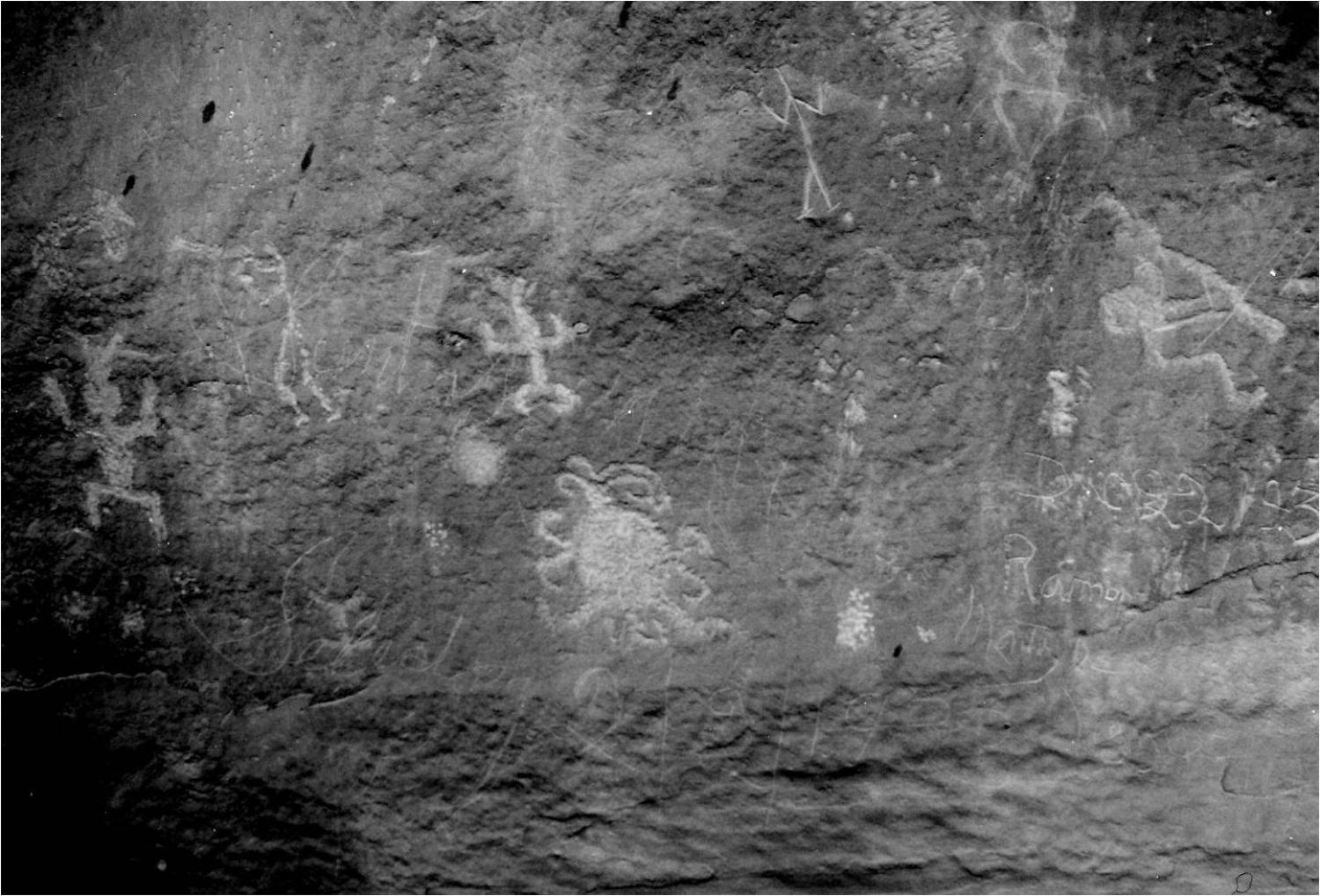 Chaco Canyon petroglyph may represent ancient total eclipse CU