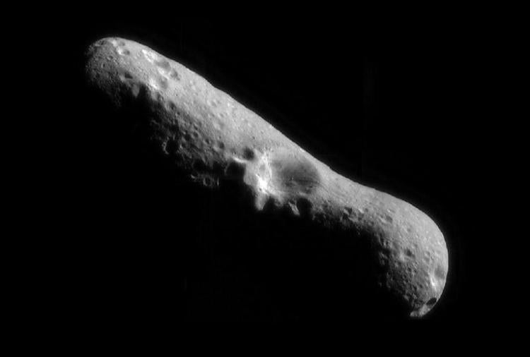The relatively smooth surface of the large asteroid Eros