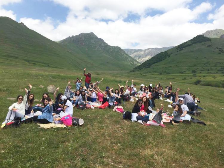 Students in mountains abroad