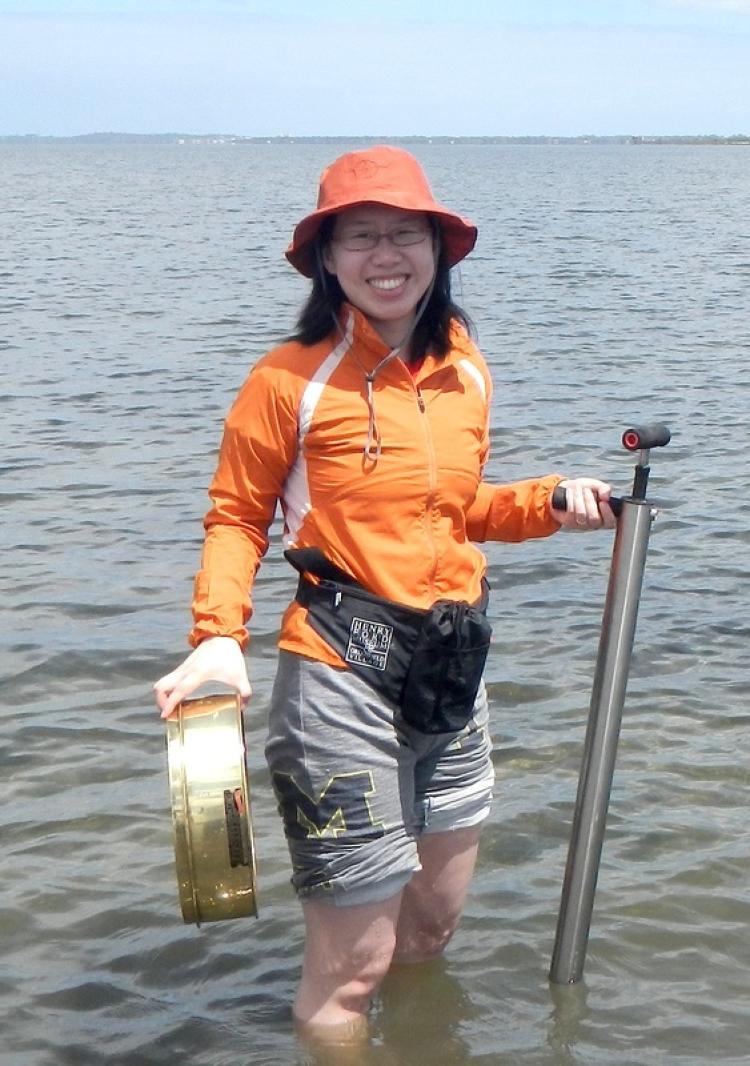 Jingchun Li on a bivalve-collecting trip to Australia