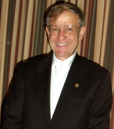Distinguished Professor Marvin Caruthers